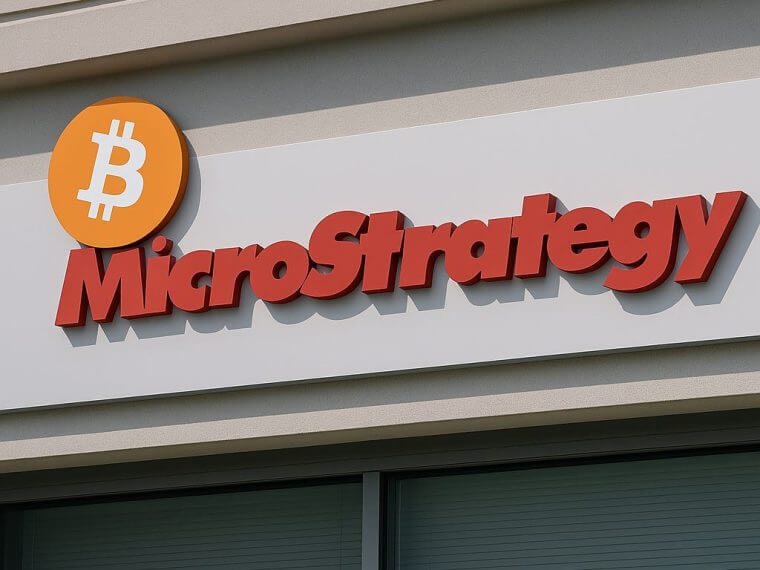 strategy bitcoin nasdaq100